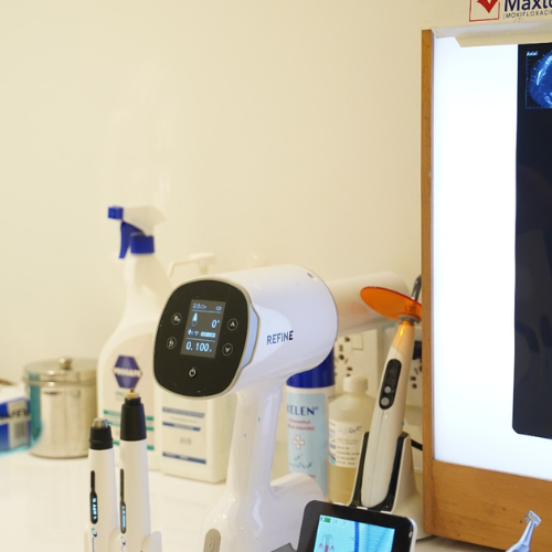 Mushtaq Dental Clinic Hero Section